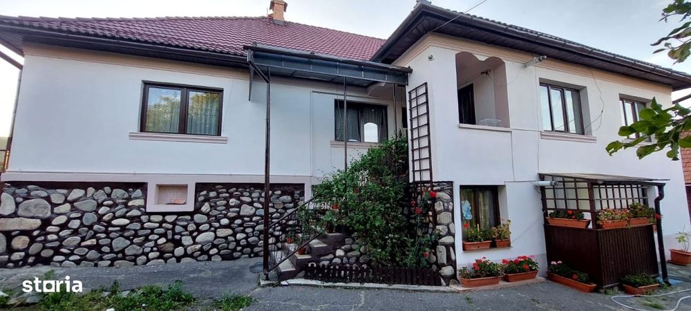 Casa 5 camere  suprafata utila 126 mp , teren 684,spre vanzare in Sali