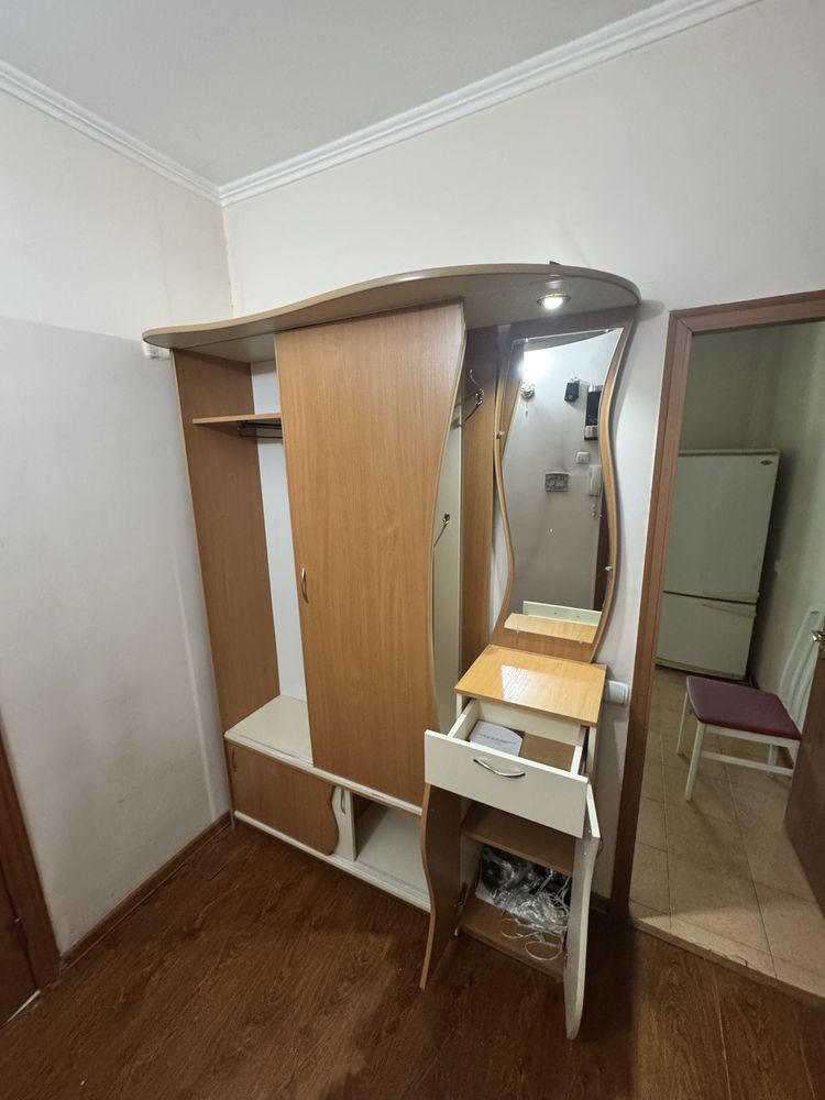 Шкаф в прихожую 210х150х36