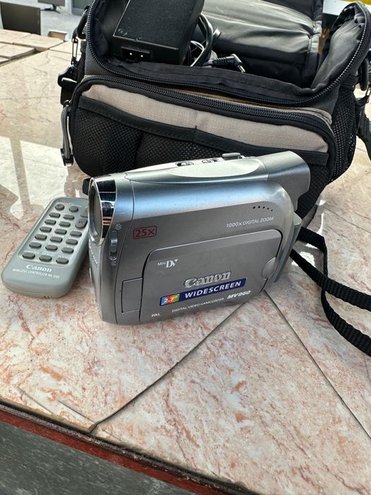 Видеокамера Canon WIDE-SCREEN