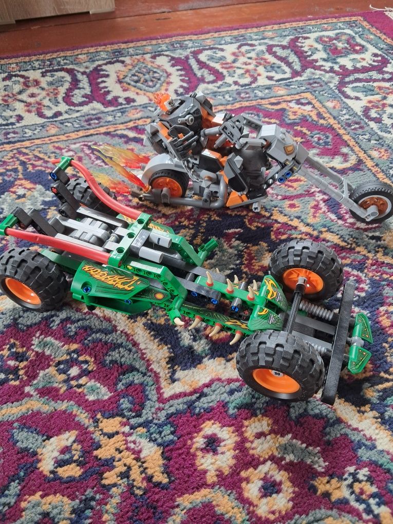 Vand jucarii lego 50 lei ambele 30 separat.
