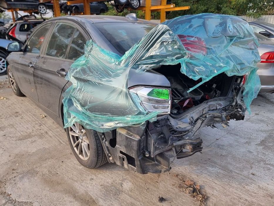 bara fata grila capota trager calandru far stanga dreapta radiator apa clima intercooler  BMW seria 3 F30 320d motor 2.0d dezmembrez