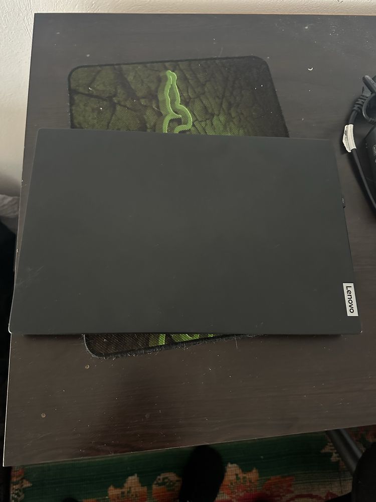 Лаптоп Lenovo v14 g4