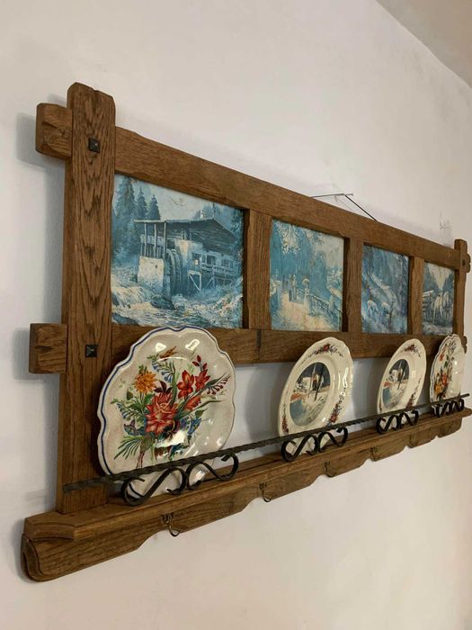 Cuier cu suport de farfuri