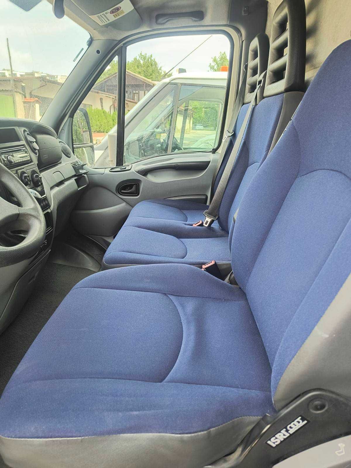 Продавам Бус Iveco Dayli 35S18