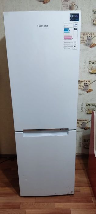 Продам большой двухкамерный холодильник
