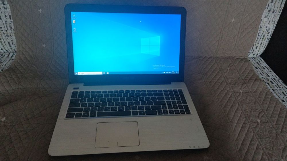 Ноутбук рабочий ASUS