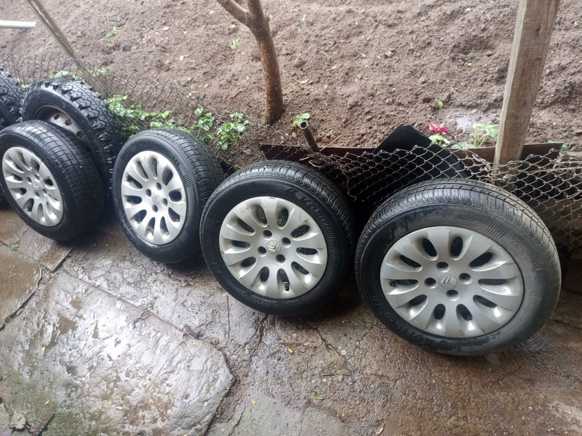 Продавам гуми с джанти