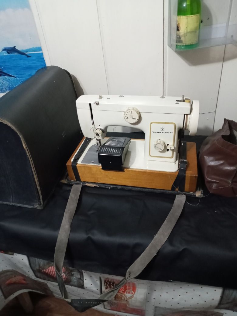 Продам швейную машинку Чайка в рабочем хорошем состоянииии