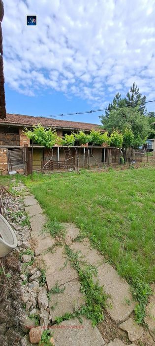 Къща в Плевен, област-с.Милковица площ 120 цена 50000