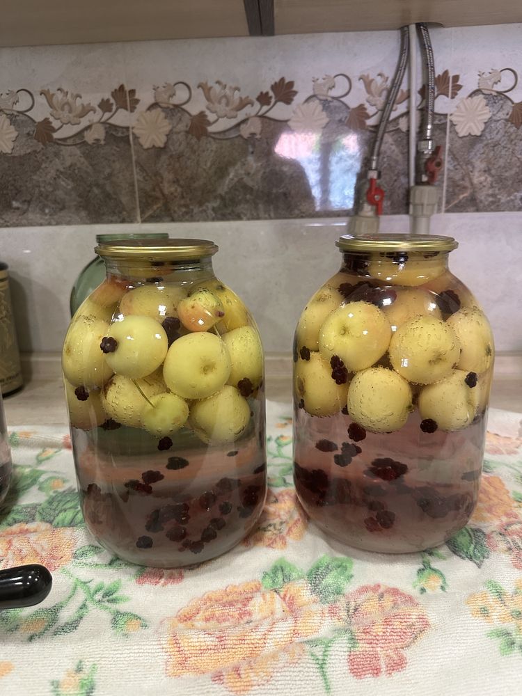 Компот яблоко ежевика