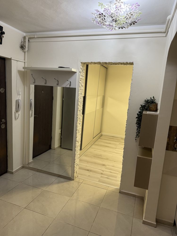 Inchierez apartament 2 camere Auchan Vitan