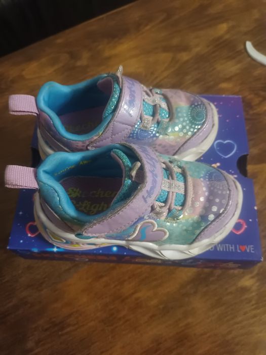 Adidasi fetita Skechers marimea 21