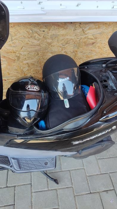 Vând Suzuki Burgman 125, bord 16999 Km .