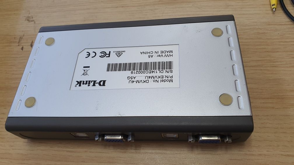 Kvm switch 4 porta