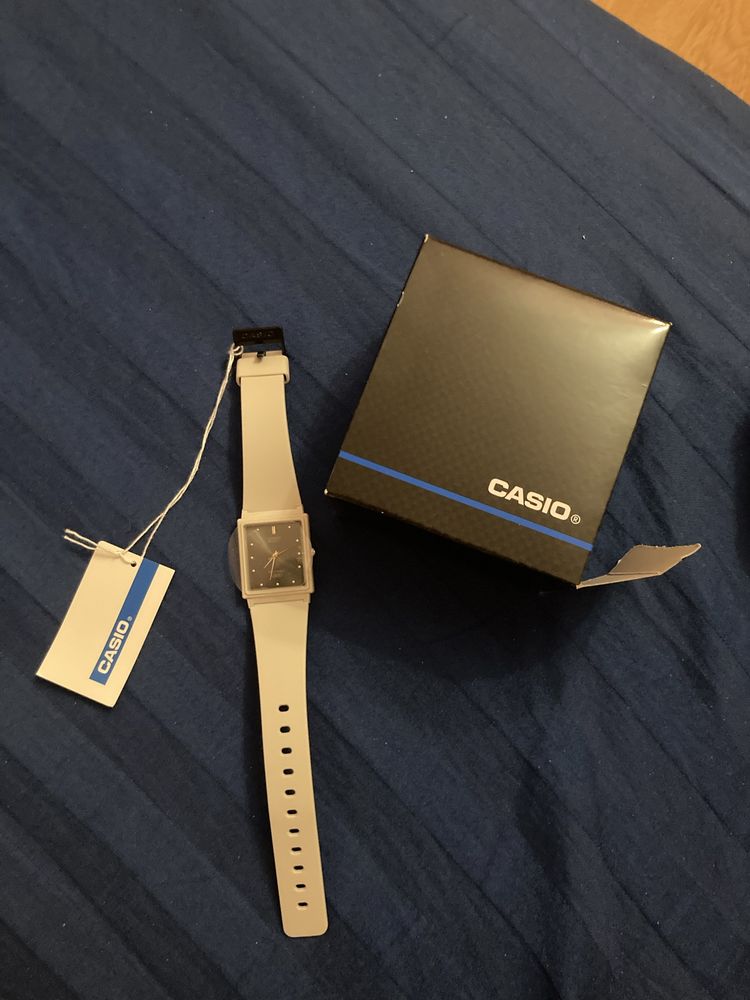 Часовник CASIO MQ-38UC-8AER