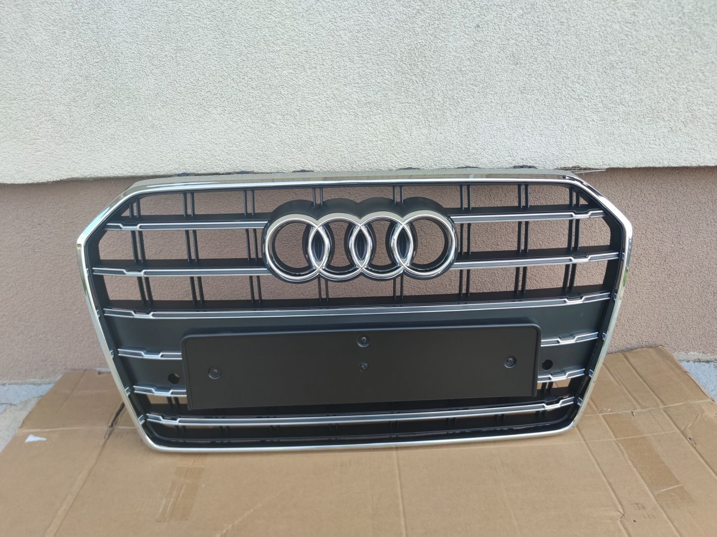 Grila centrala Audi A6 C7 S6 facelift 2014-2018