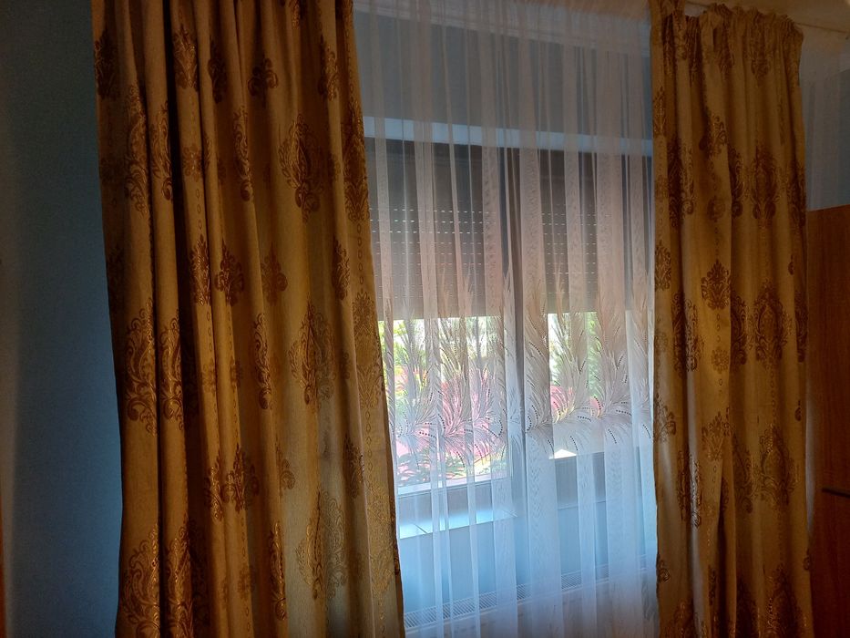 2 draperii groase dimensiune 265 x 140 cm cu cleme prindere pe sina