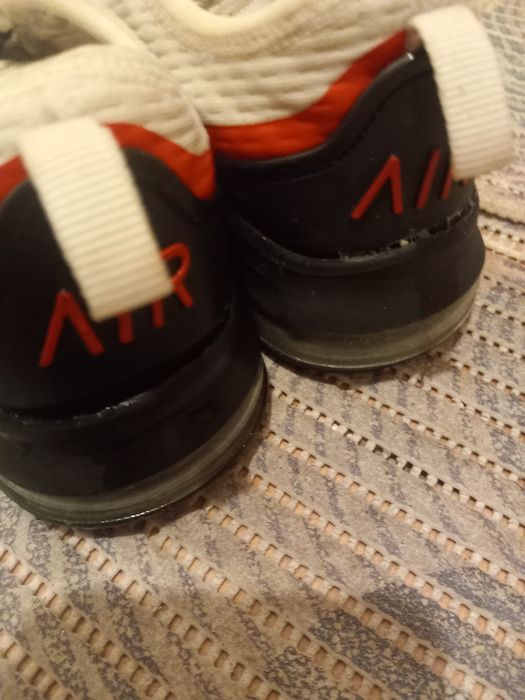 Vând papuci nike air max mărimea 33-34