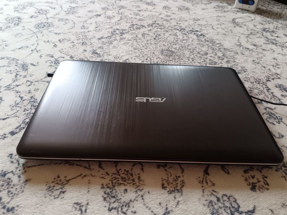 Asus vivobook 15 x540MA