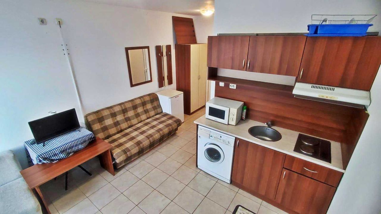 Продава се Едностаен апартамент в к.к. Слънчев бряг - 40 кв.м за 900 €/кв.м - Снимка #2