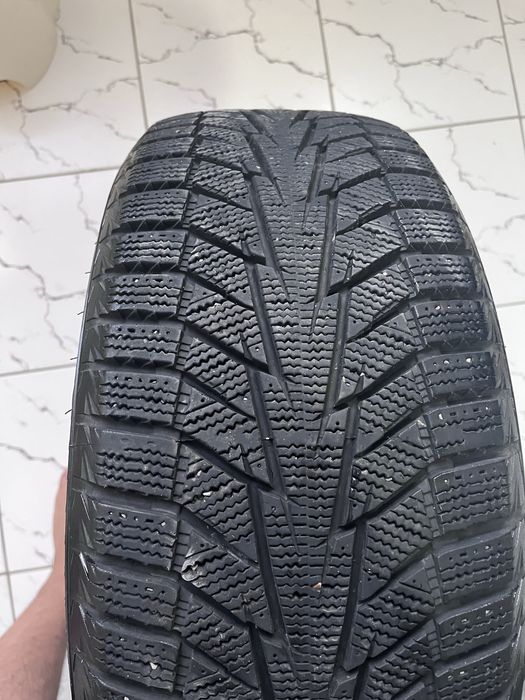 Зимние шины Hankook 215/50/17