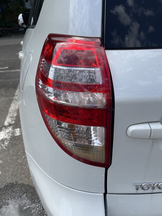 Vand tripla spate Toyota Raw 4 2011