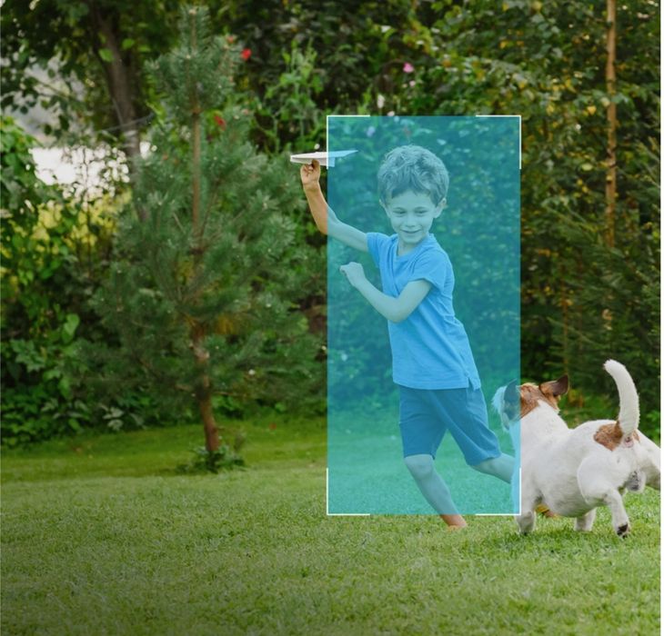 Montez camere de supraveghere exterior/interior, care pot fi accesate