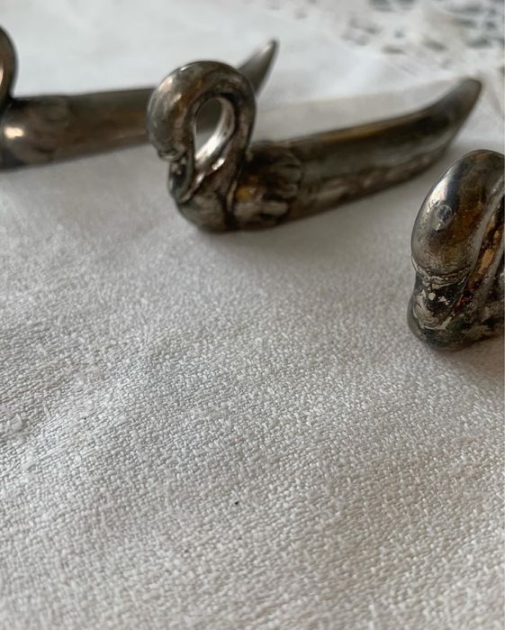 Порт куто  на масата.Френски.