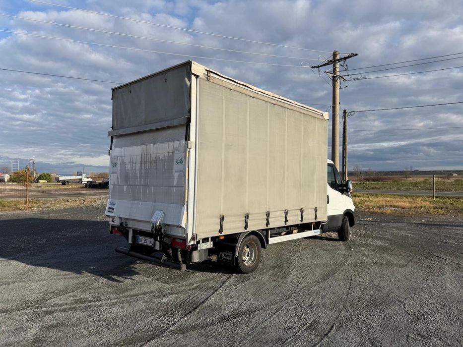 Vând Iveco daily 35c 15 cu prelata