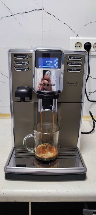 Espressor Automat Saeco Incanto HD8915 Aparat cu Cafea Boabe Philips