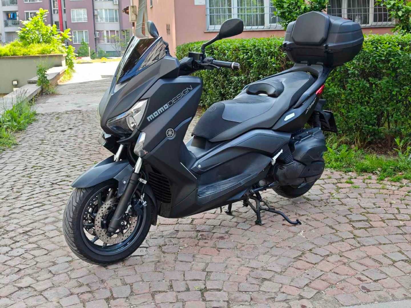 скутер Yamaha X-max 400cc MOMO DESIGN AKRAPOVIC abs