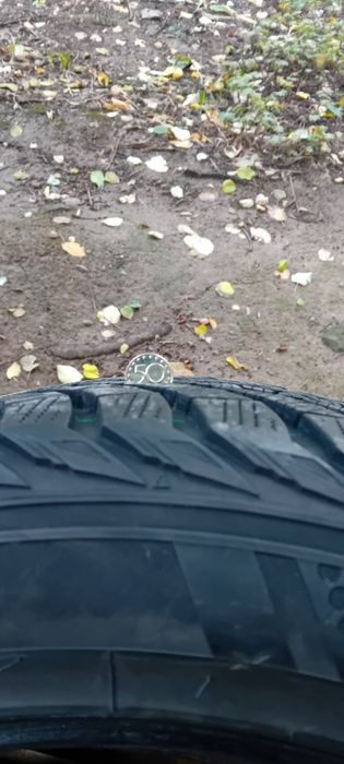 KUMHO 235 50 18 зимни
