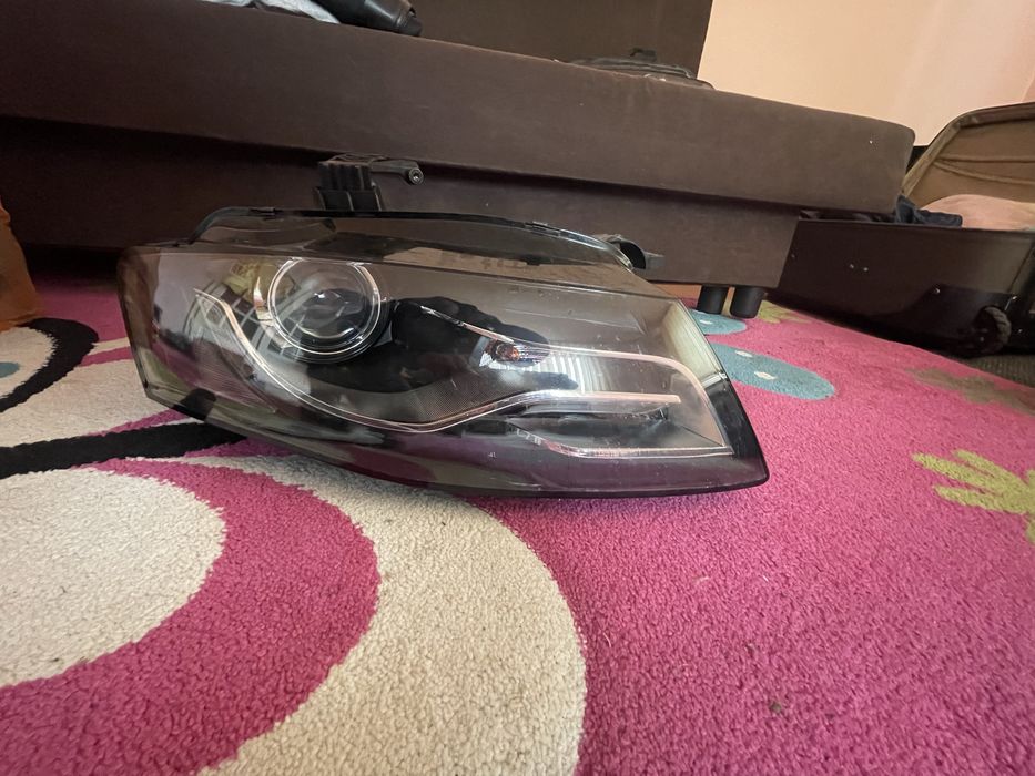 Vând far audi a4 b8 bi xenon