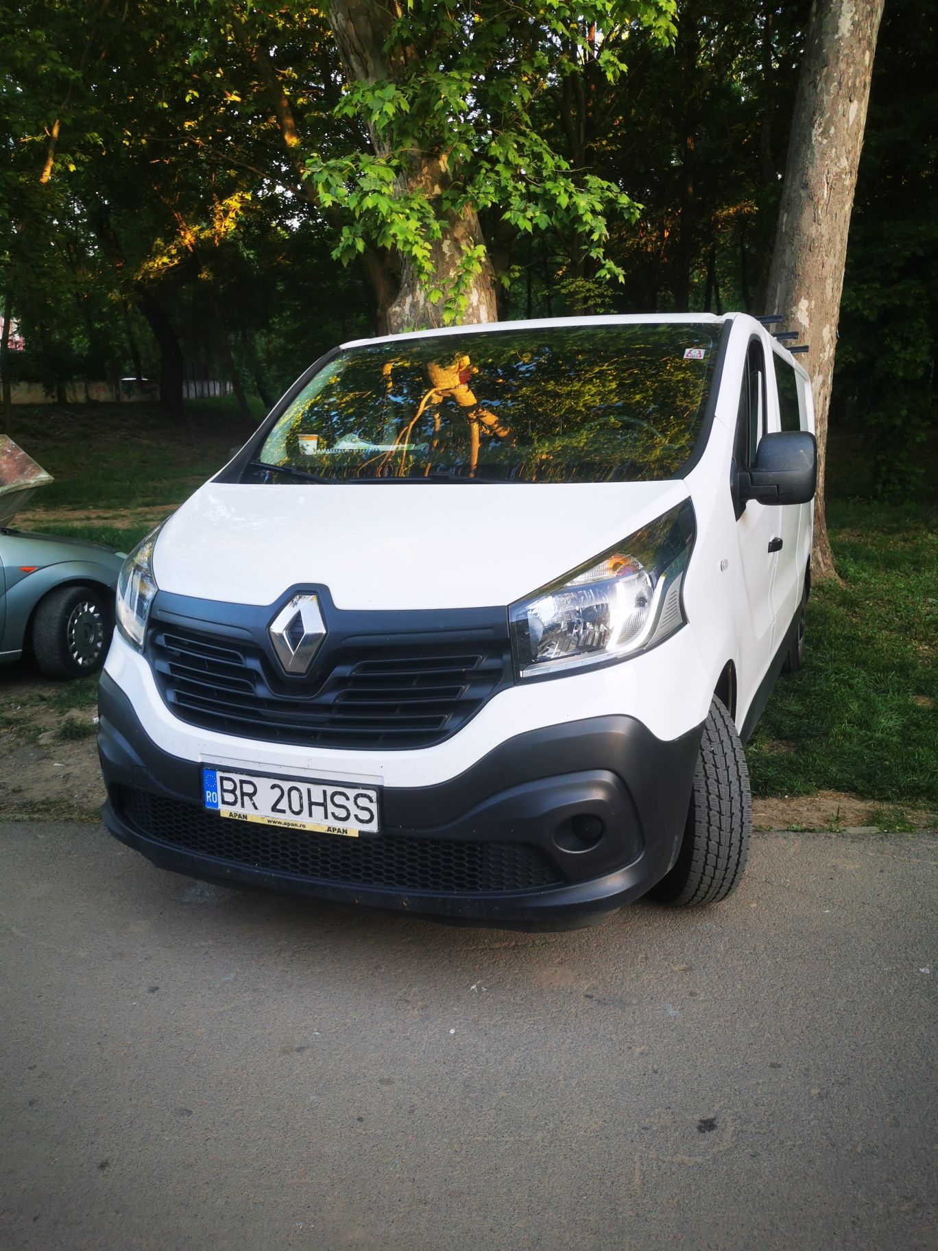 Vând Renault Trafic