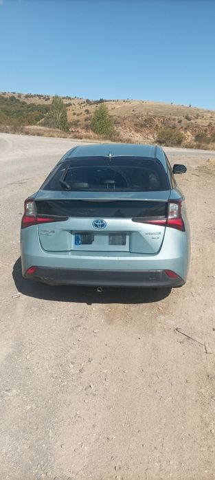 Тойота Приус  Хибрид  4x4
