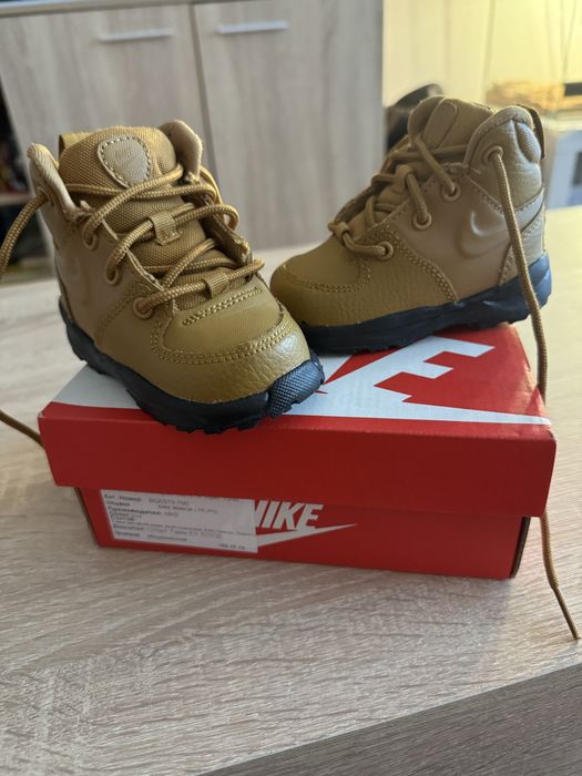 Бебешки обувки Nike manoa