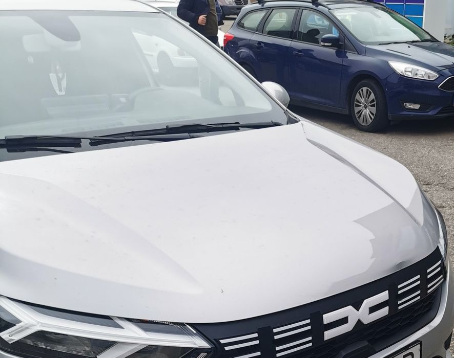 Vând capota+grila logan 3/2023