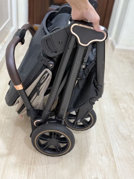 Продаю кольяску почти новое