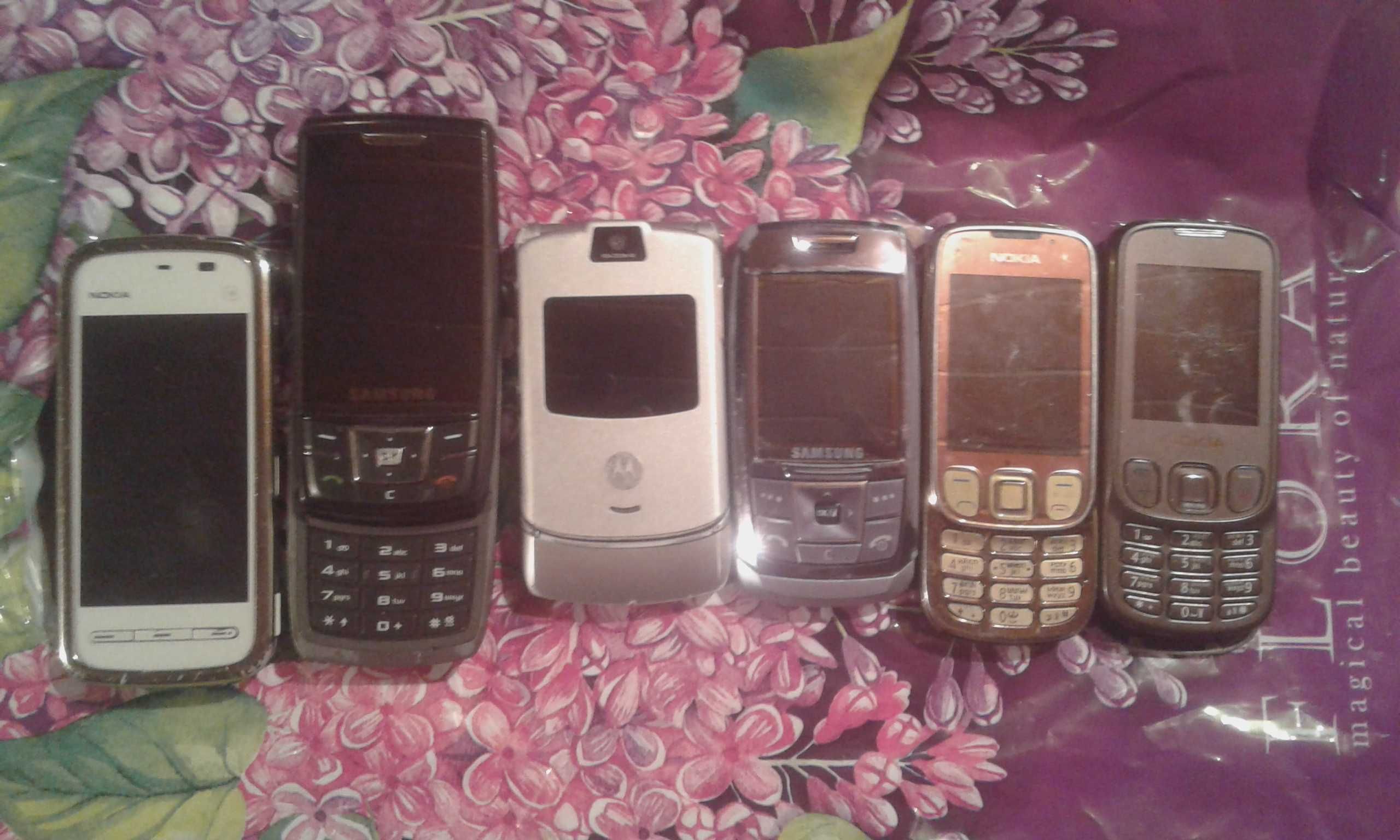 продам мобильные телефоны Nokia ,Samsung ,Motorola.