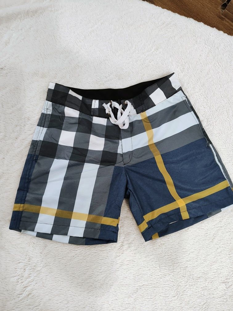 Pantaloni/sort baie Burberry nou