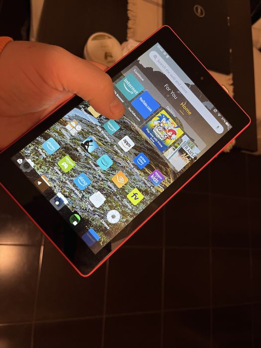 Amazon Kindle Fire Tablet HD 8 (8th Gen)
