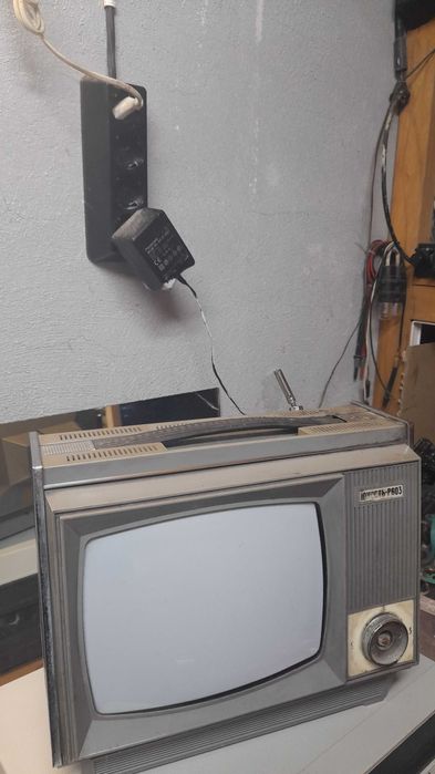 Портативен телевизор Юность Р603