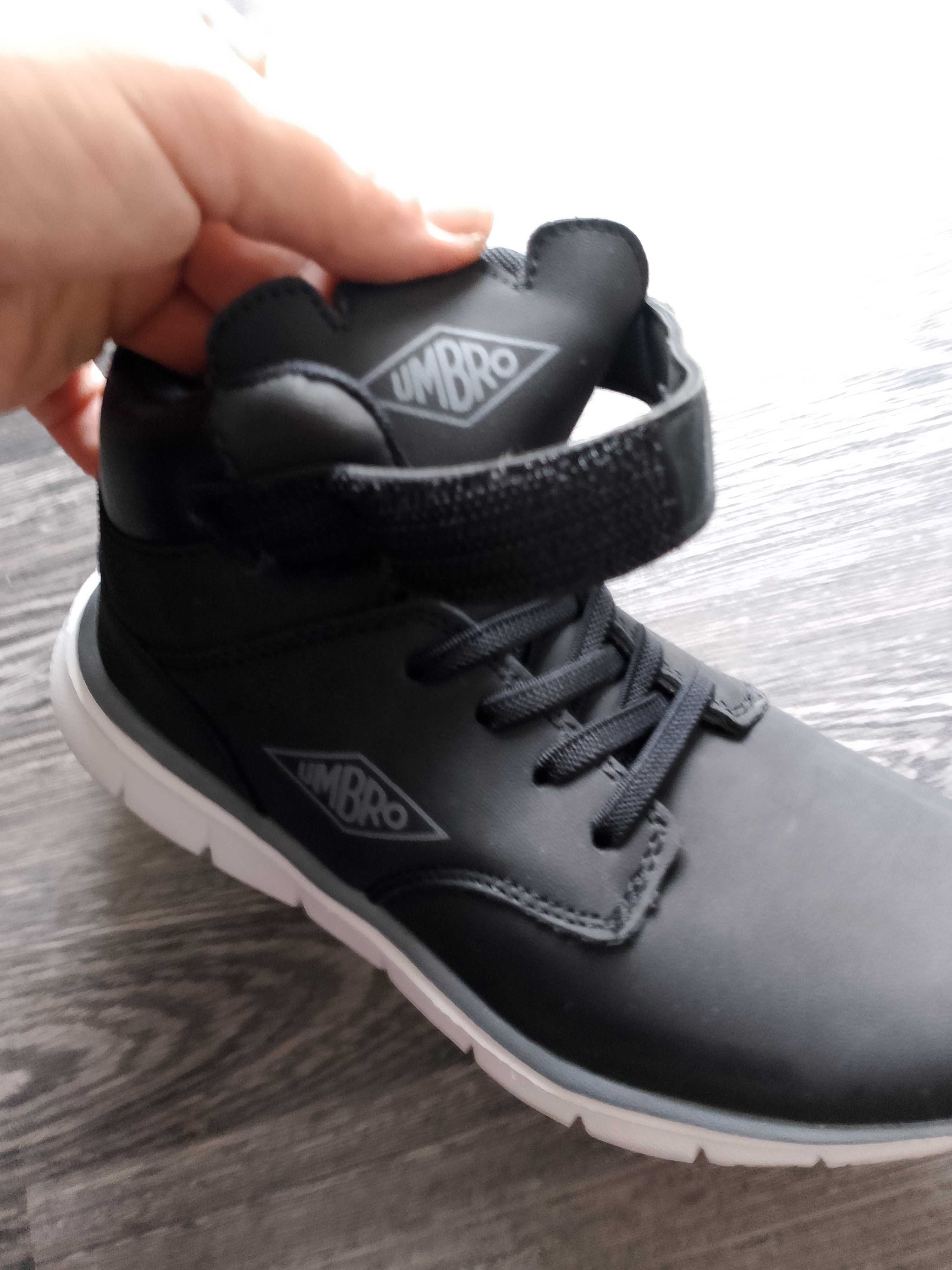 Спортни обувки NIKE