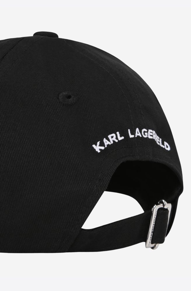 Чисто нова шапка: Karl Lagerfeld