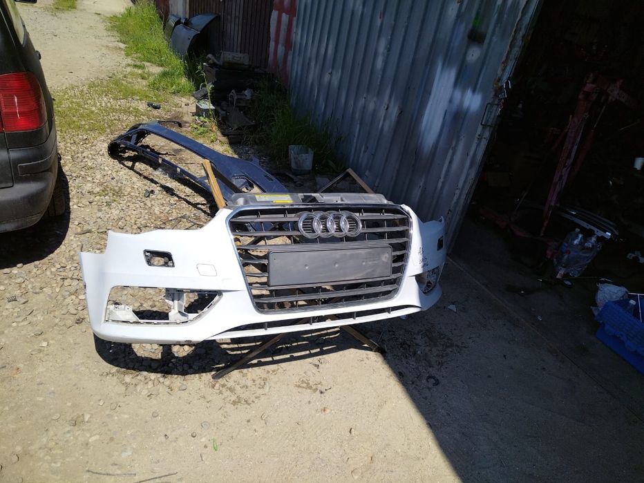 Bara fata audi a3 8V cu grila centrala