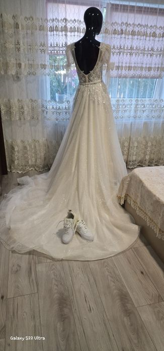 Vând rochie de mireasă