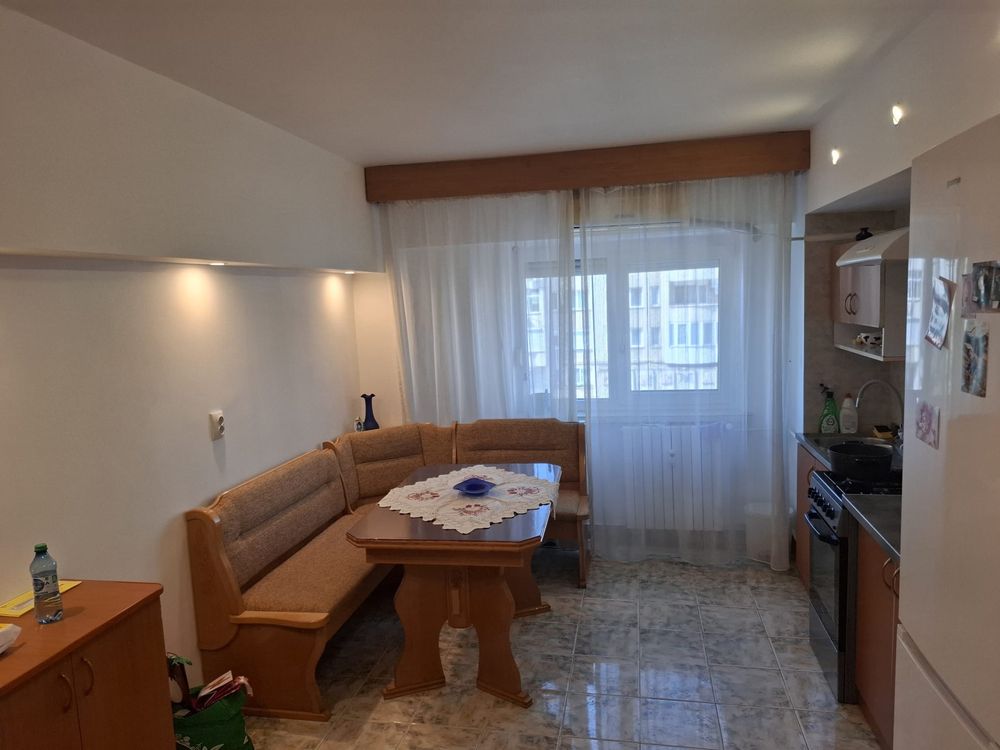 Inchiriez apartament in centru langa Universitate