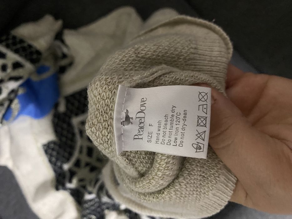 Pulover nou fara eticheta