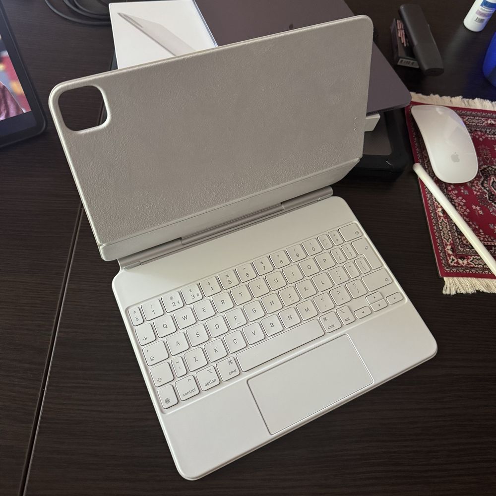 Apple iPad Air/Pro Magic Keyboard