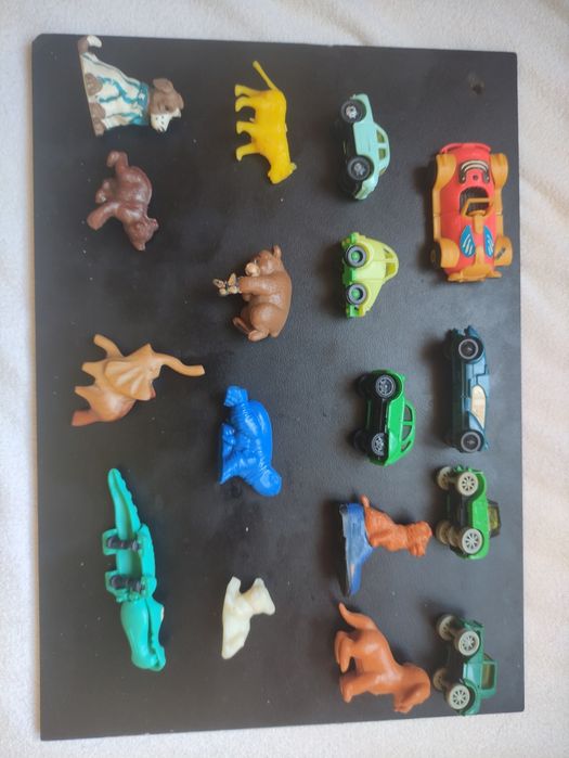 Колекция от стари играчки